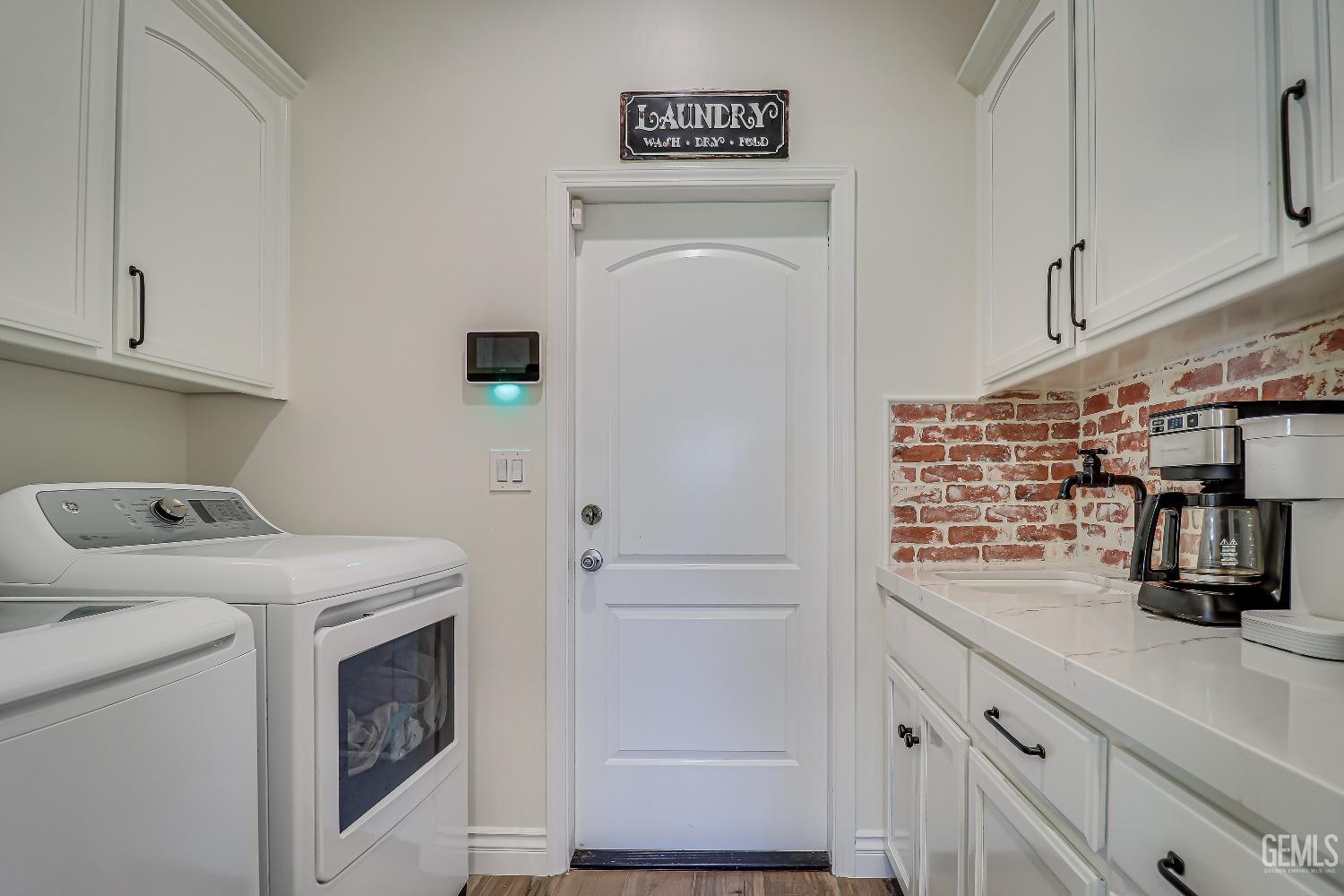 4415 Jackson Ridge Avenue