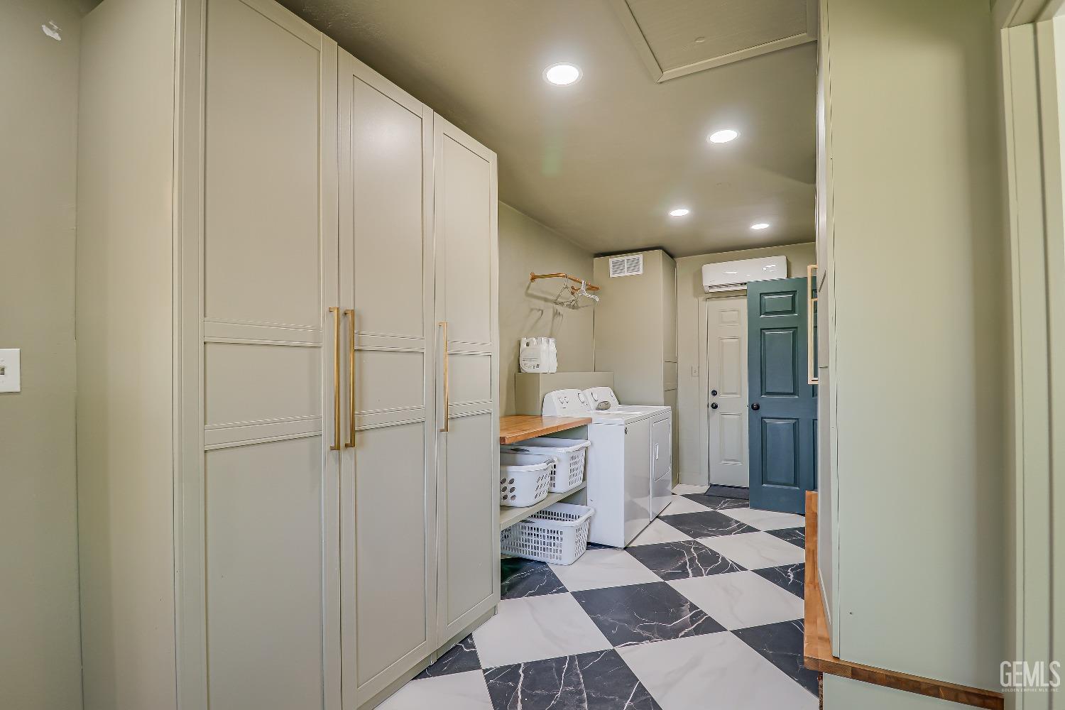 18120 Buckboard Avenue