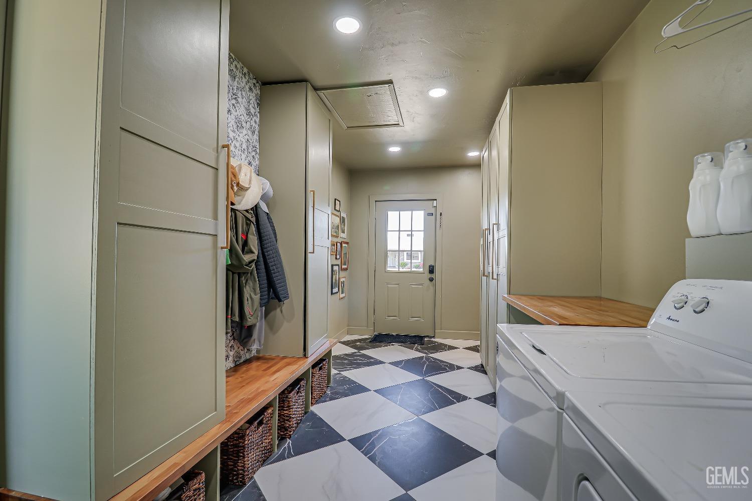 18120 Buckboard Avenue