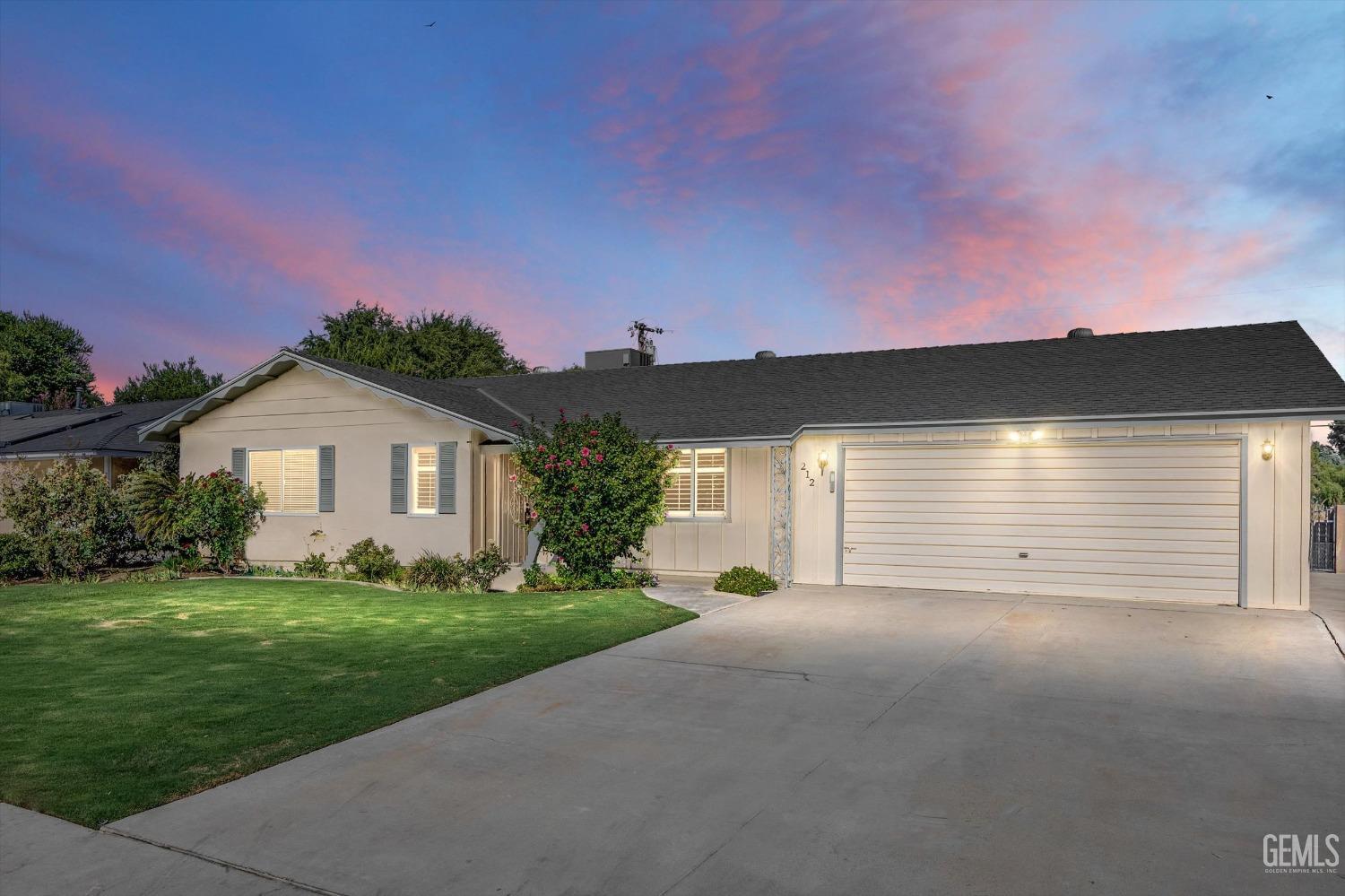 212 River Oaks Drive