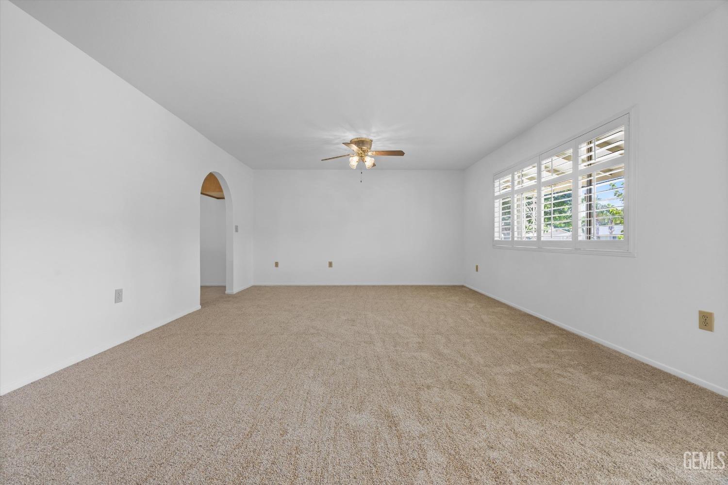 212 River Oaks Drive