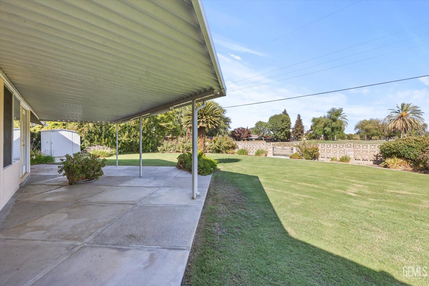 212 River Oaks Drive