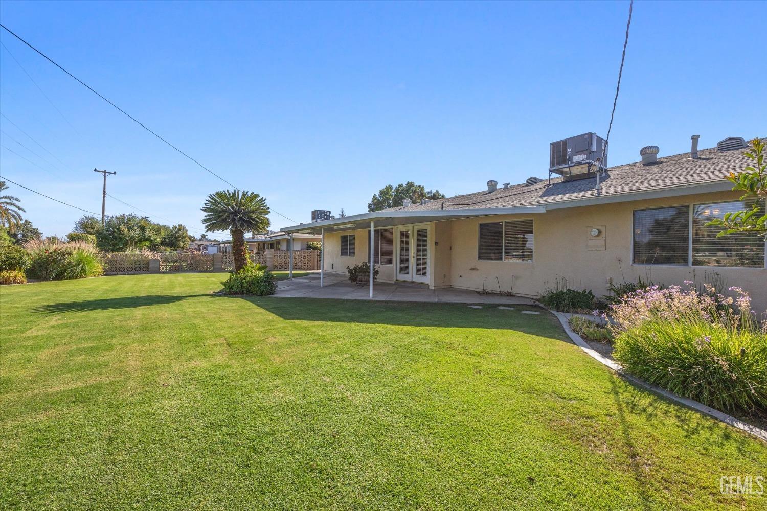 212 River Oaks Drive