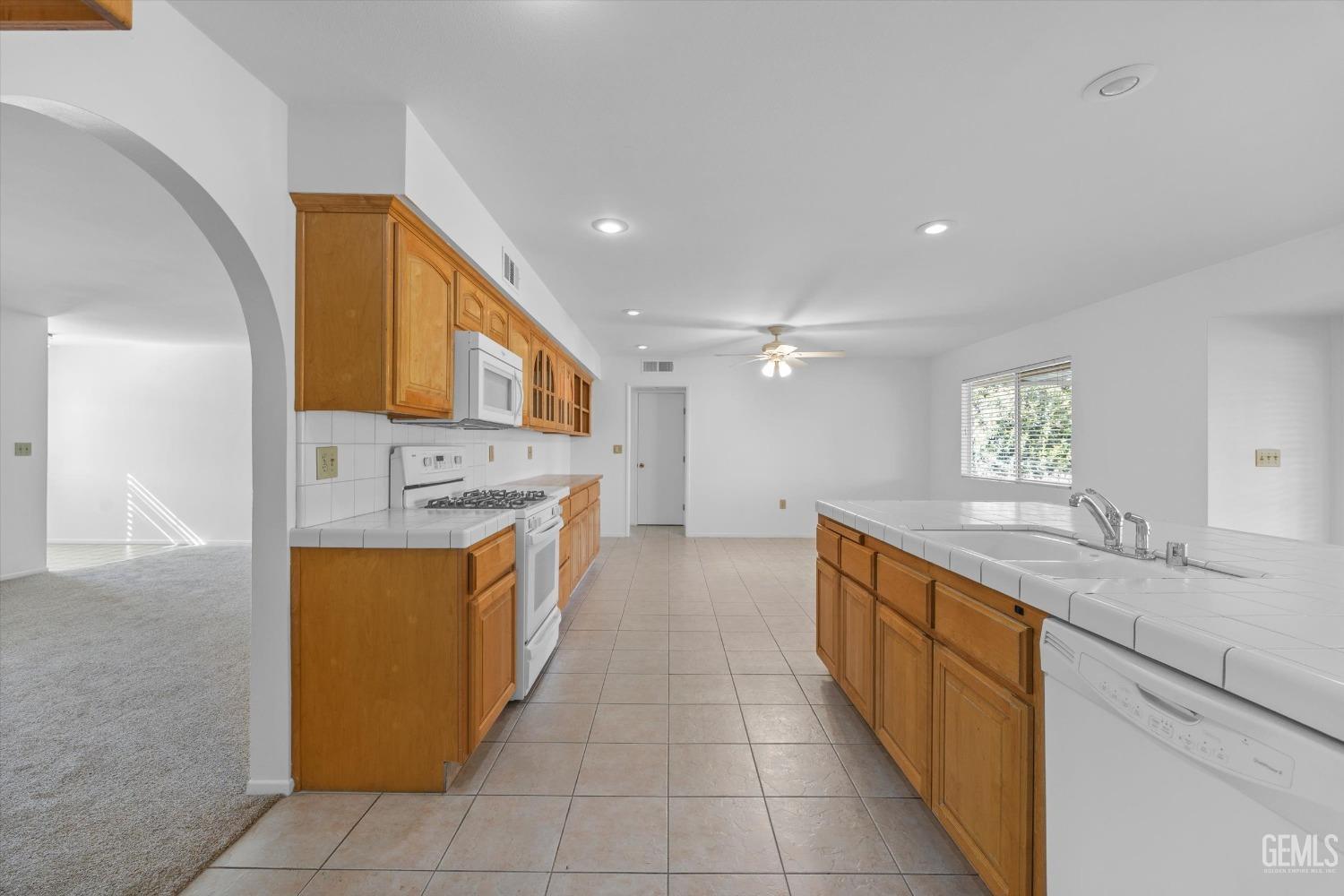 212 River Oaks Drive
