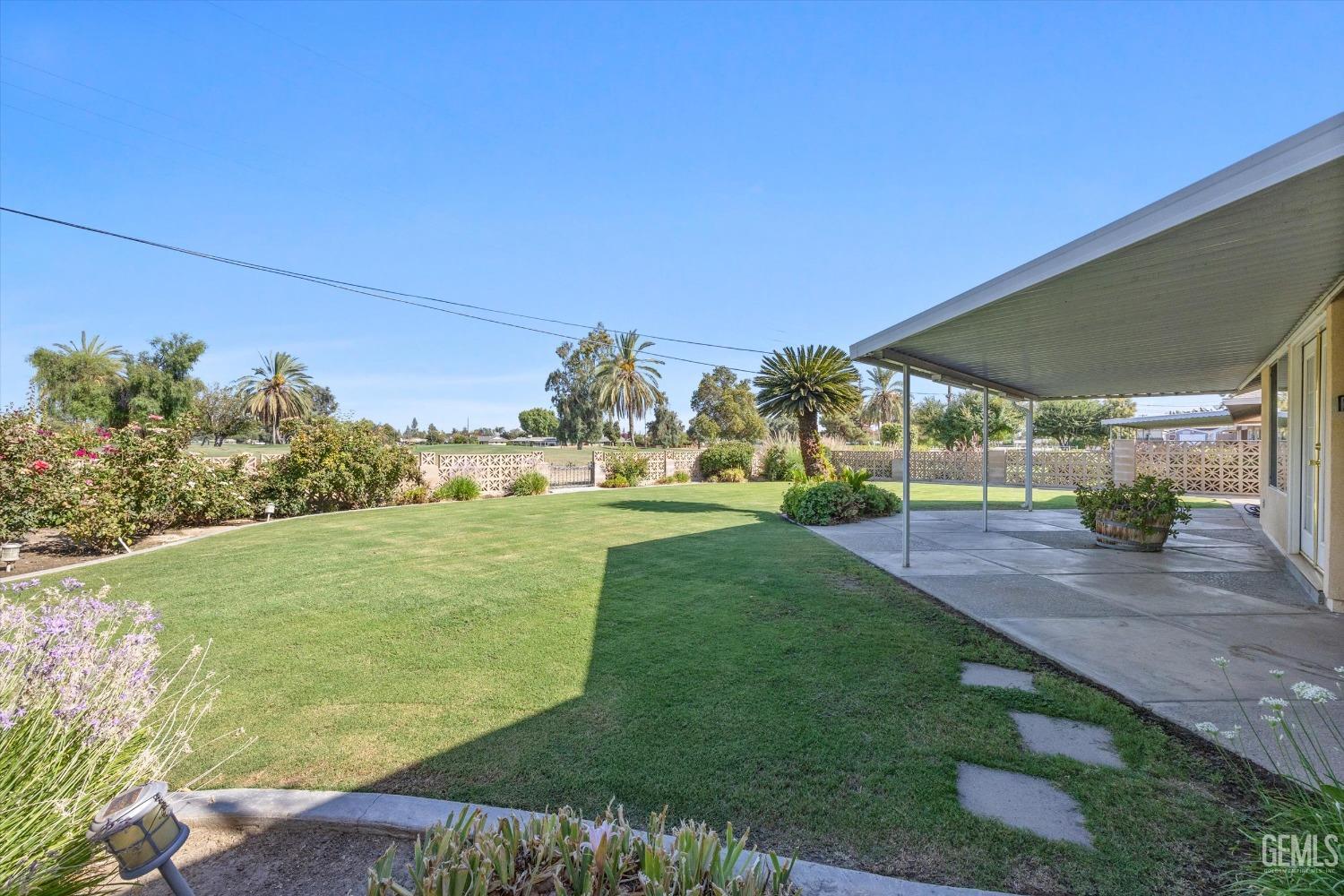 212 River Oaks Drive