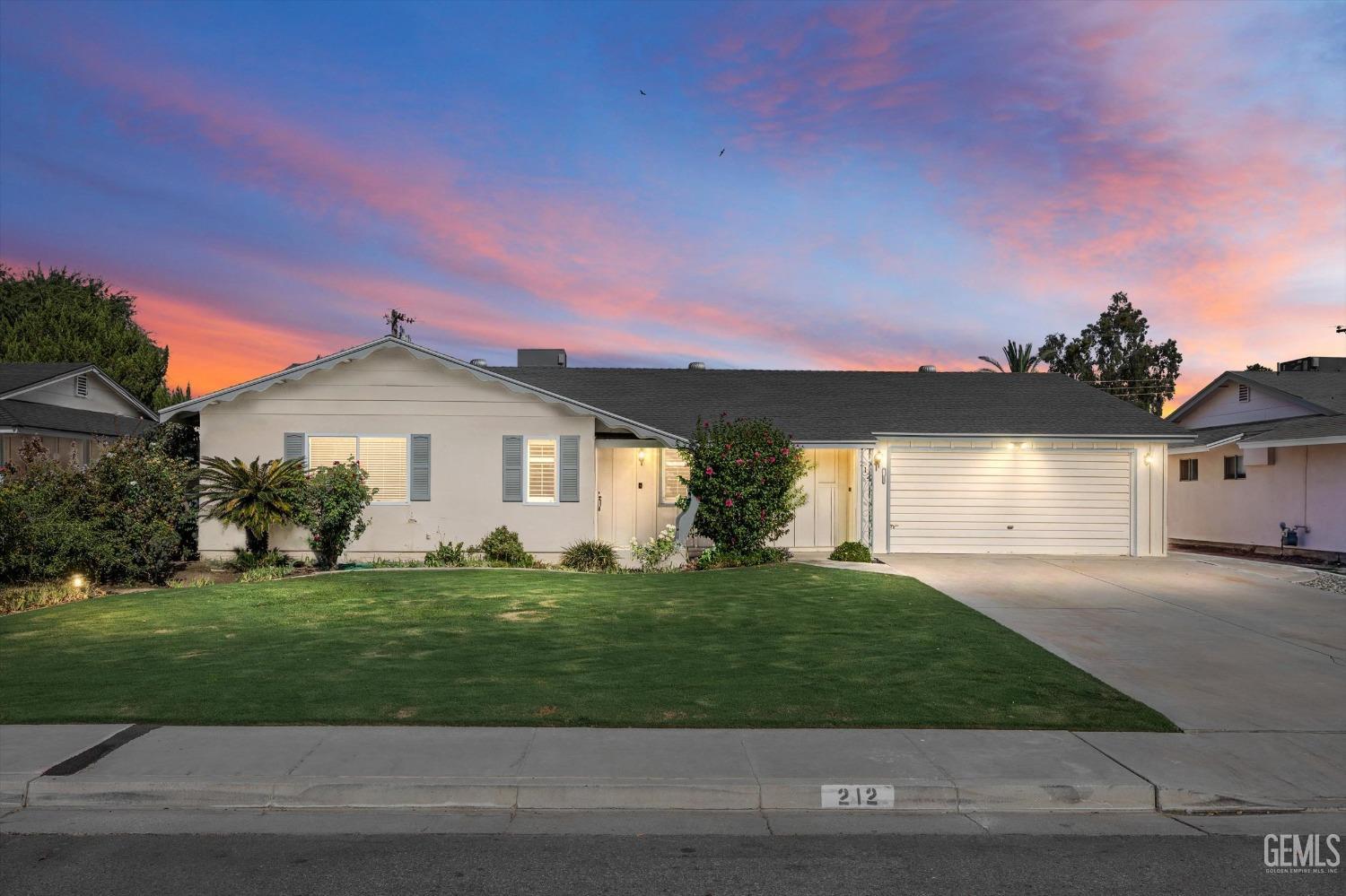 212 River Oaks Drive