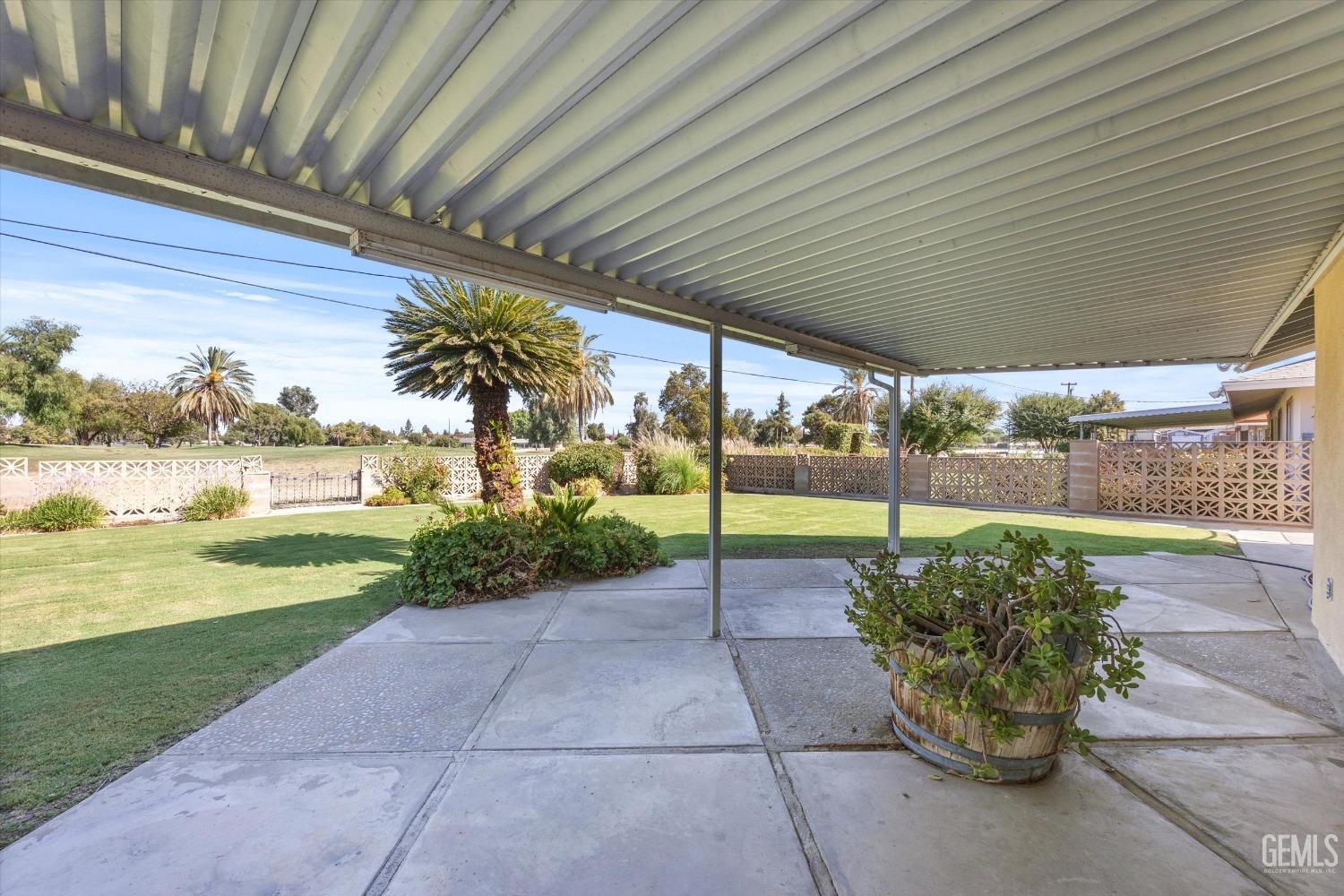212 River Oaks Drive