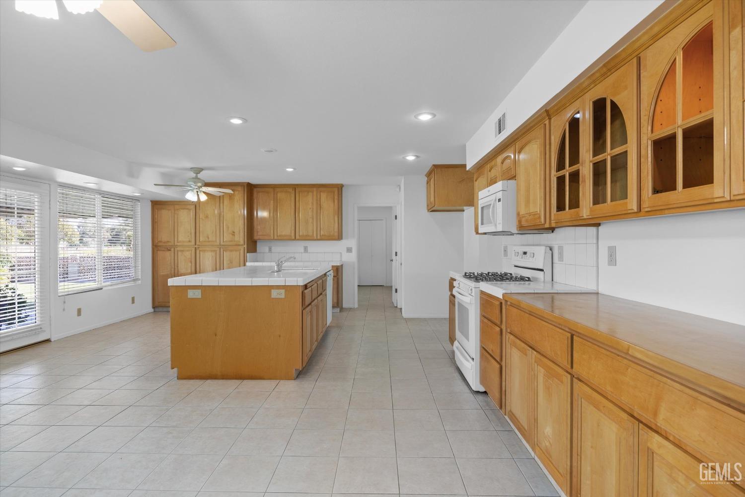 212 River Oaks Drive