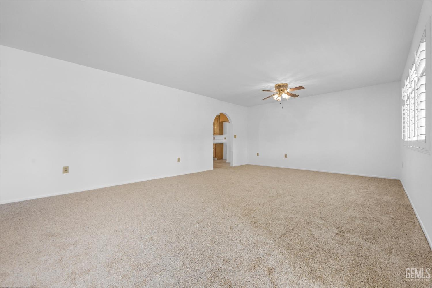 212 River Oaks Drive