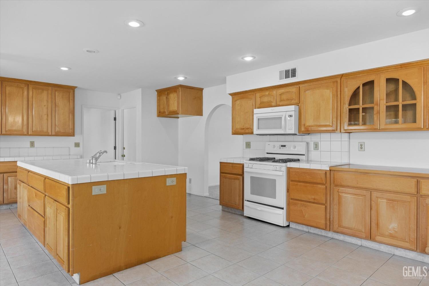 212 River Oaks Drive