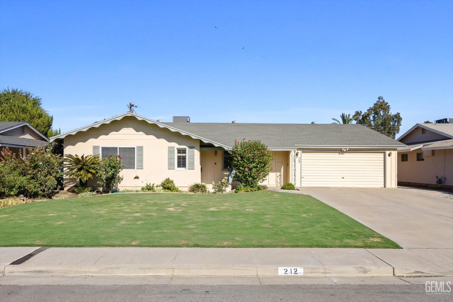 212 River Oaks Drive