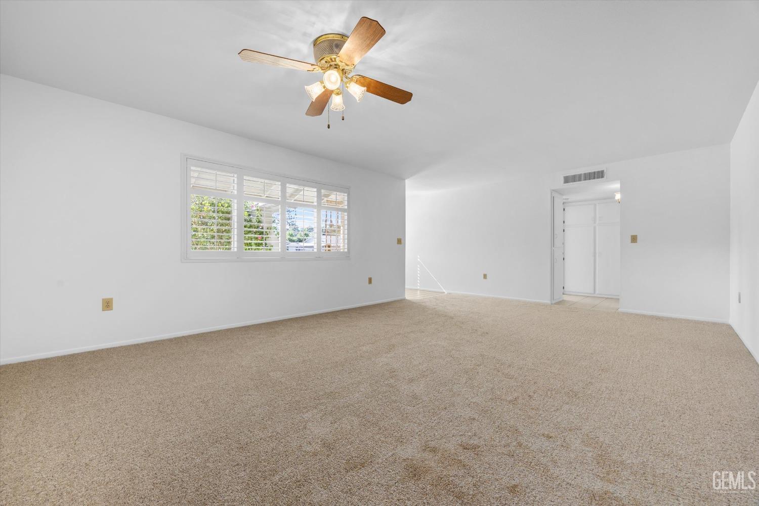 212 River Oaks Drive