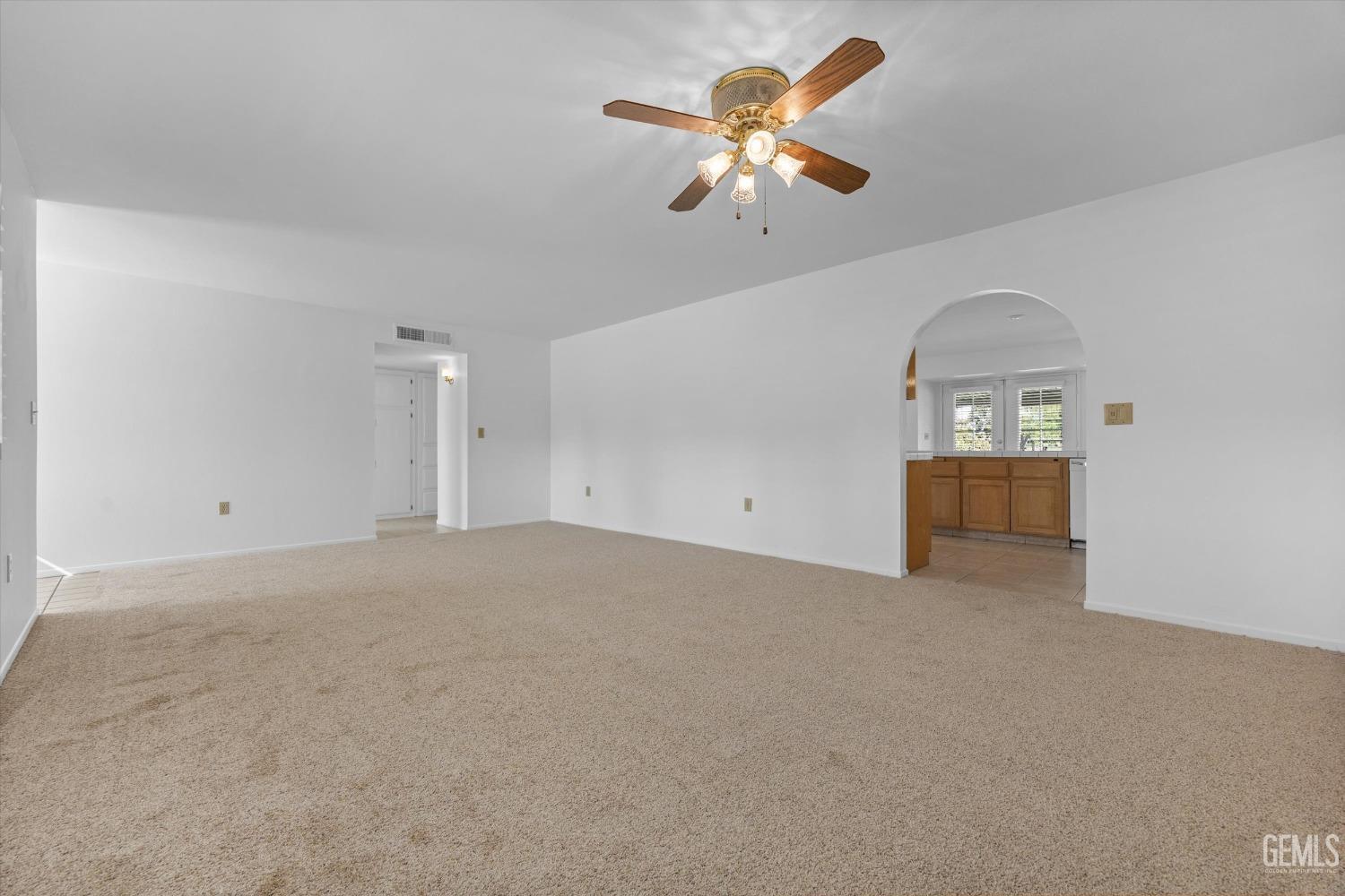 212 River Oaks Drive