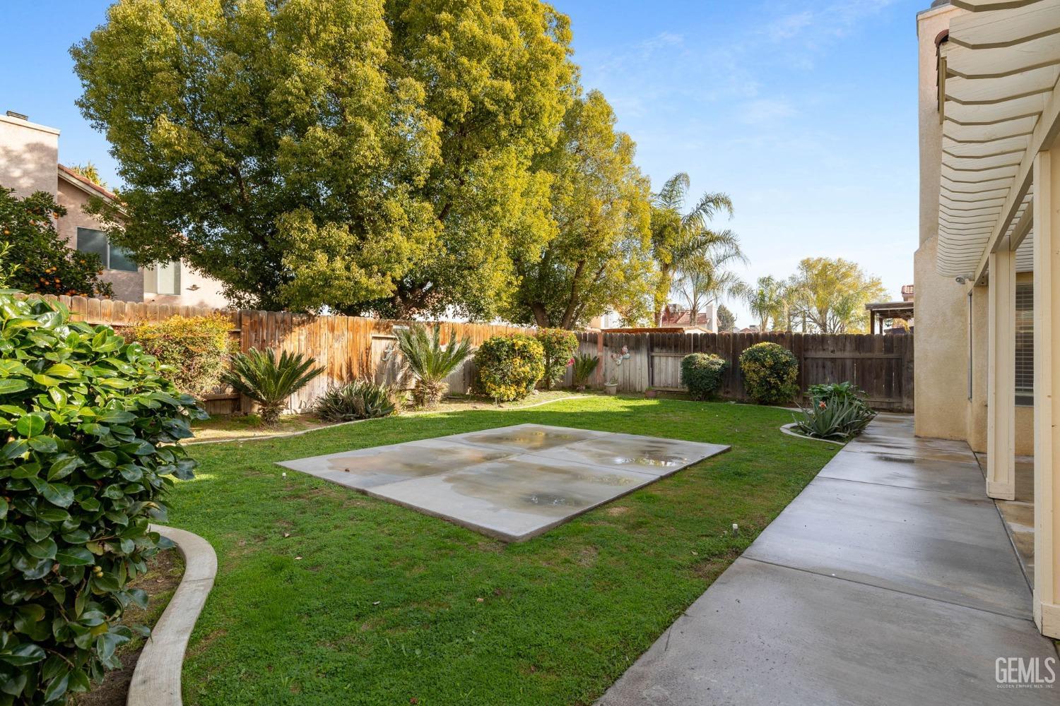 8004 Fallen Pine Way