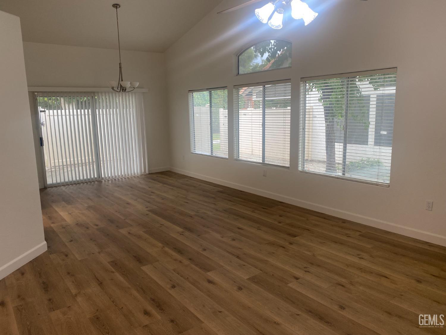 6901 Courtside Circle Unit: 15