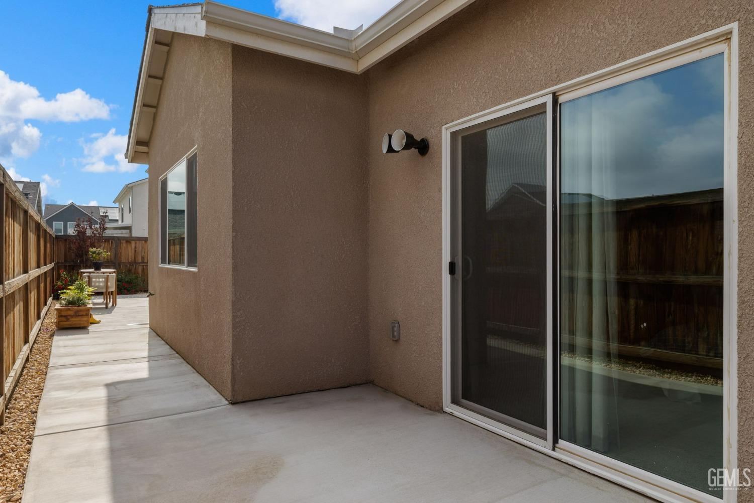 9004 Cloud Crest Way