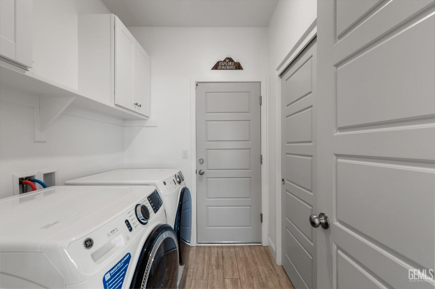 9004 Cloud Crest Way