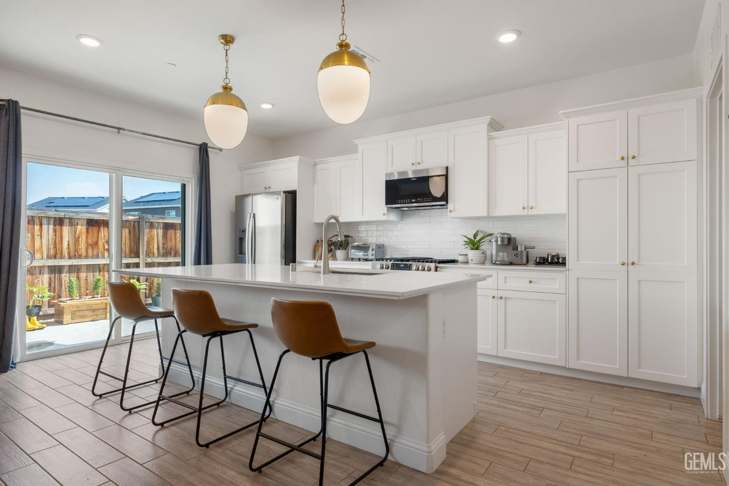 9004 Cloud Crest Way