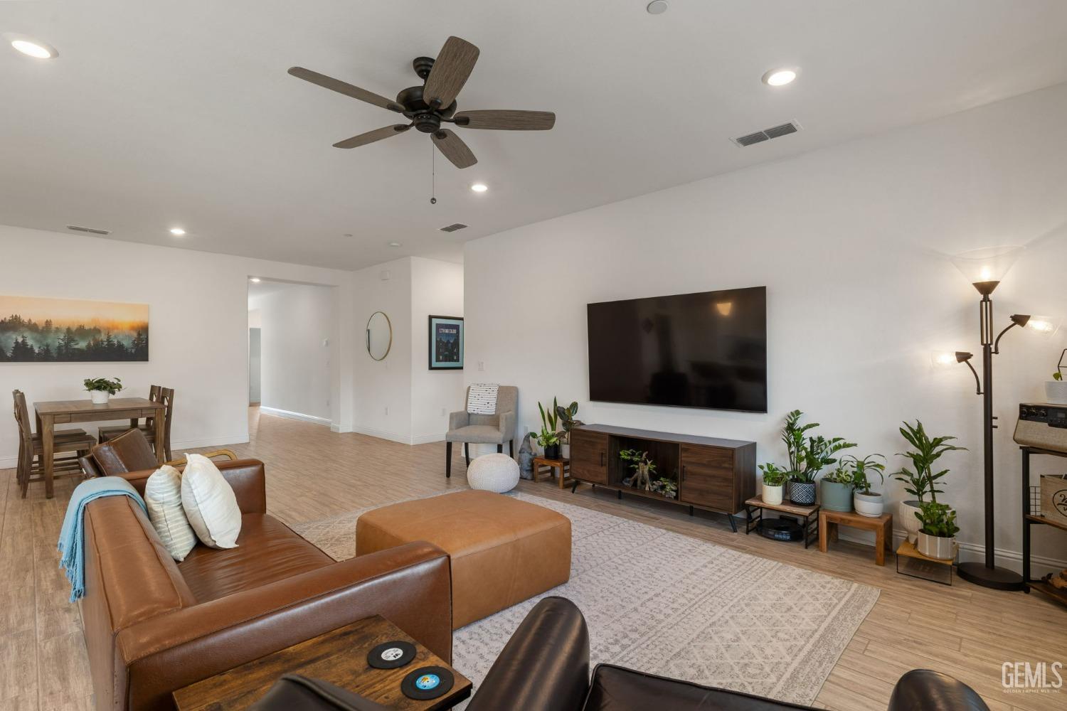 9004 Cloud Crest Way