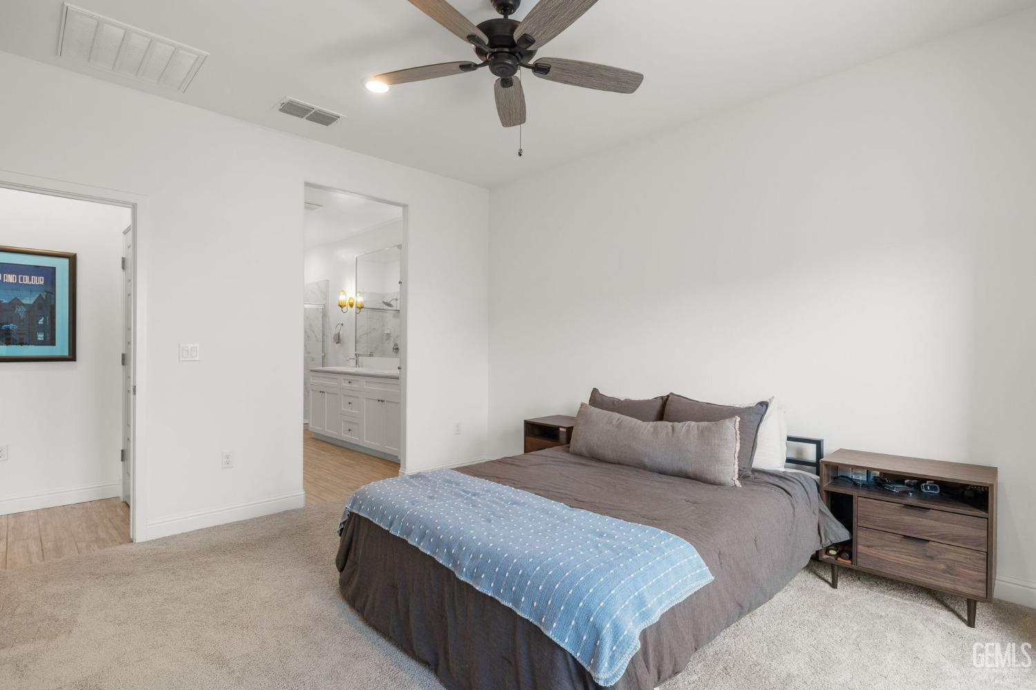 9004 Cloud Crest Way