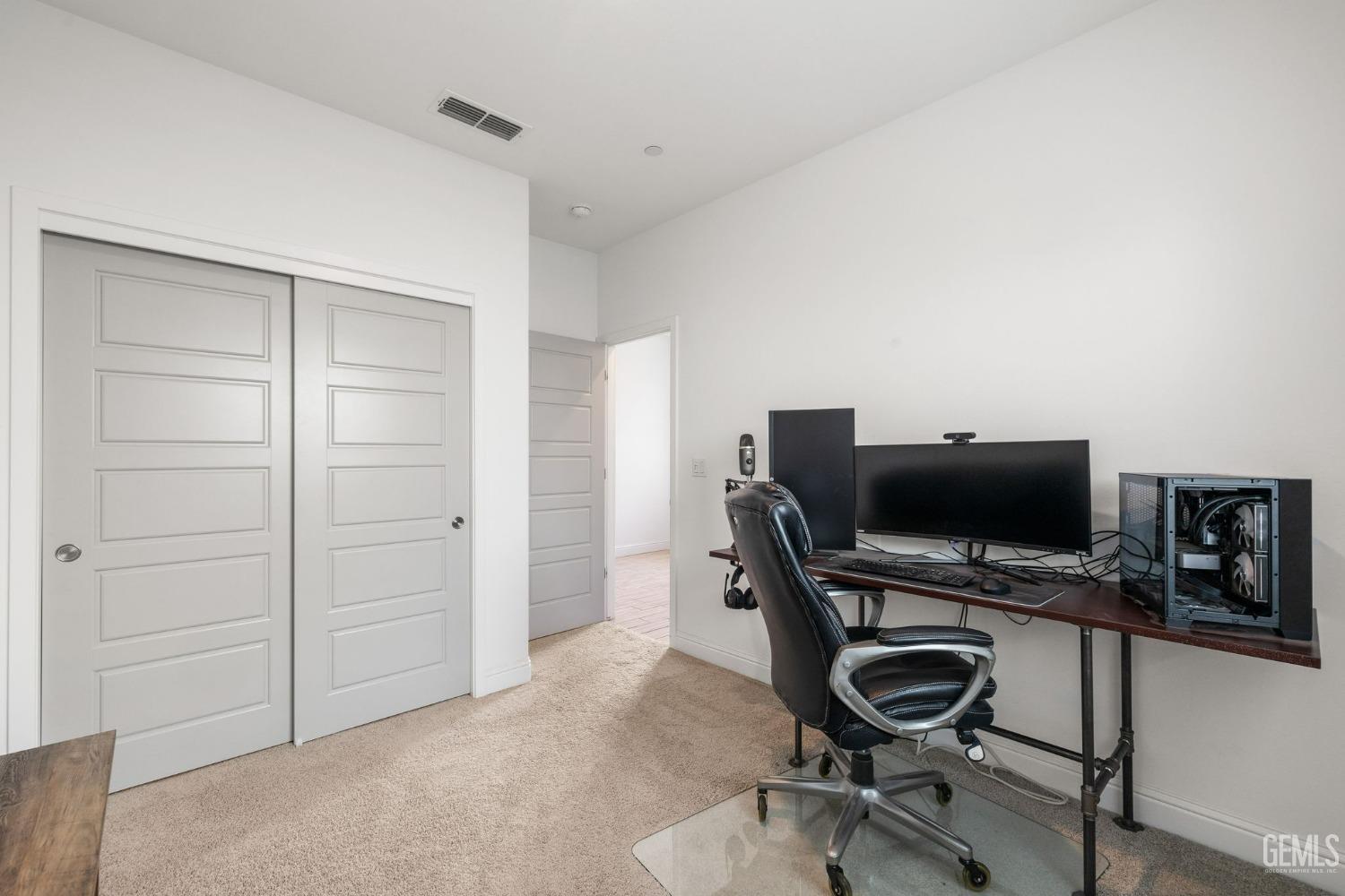 9004 Cloud Crest Way