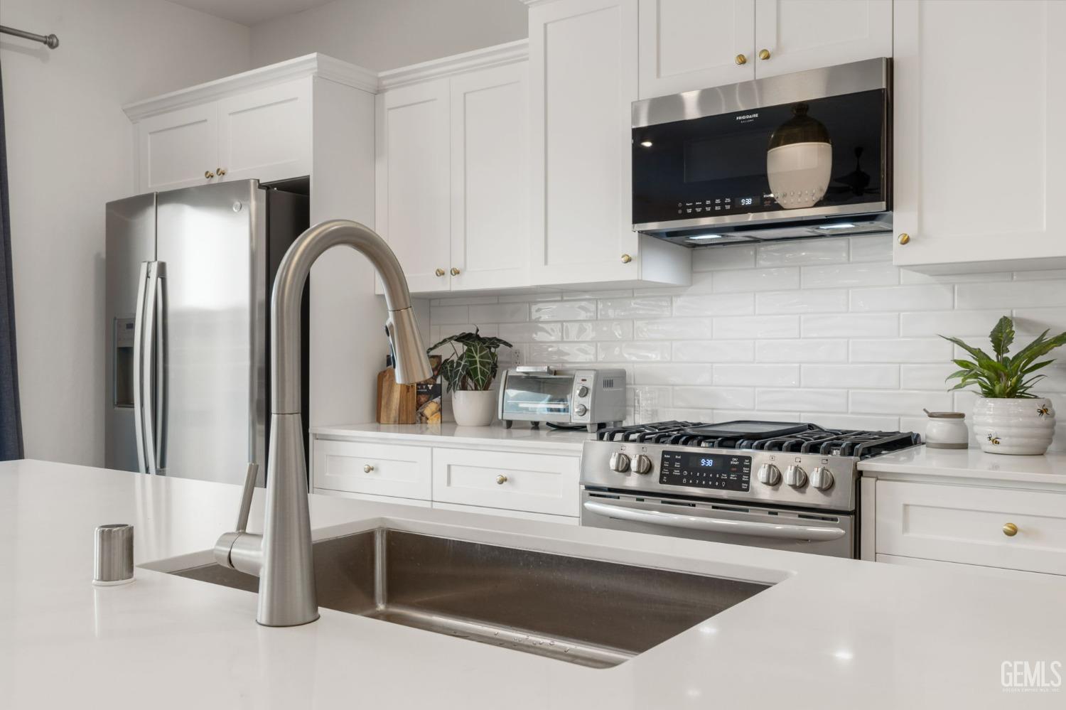 9004 Cloud Crest Way