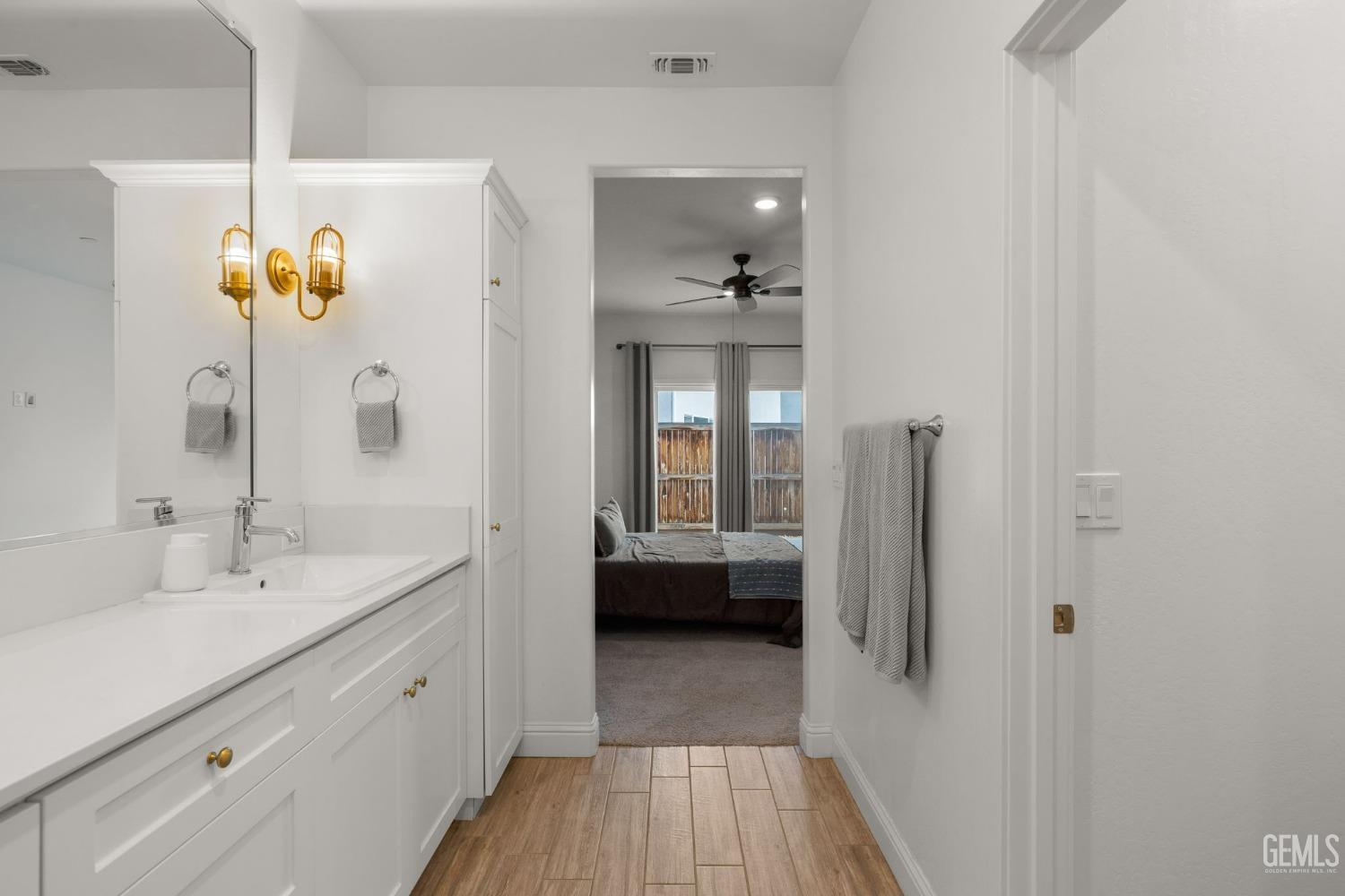 9004 Cloud Crest Way