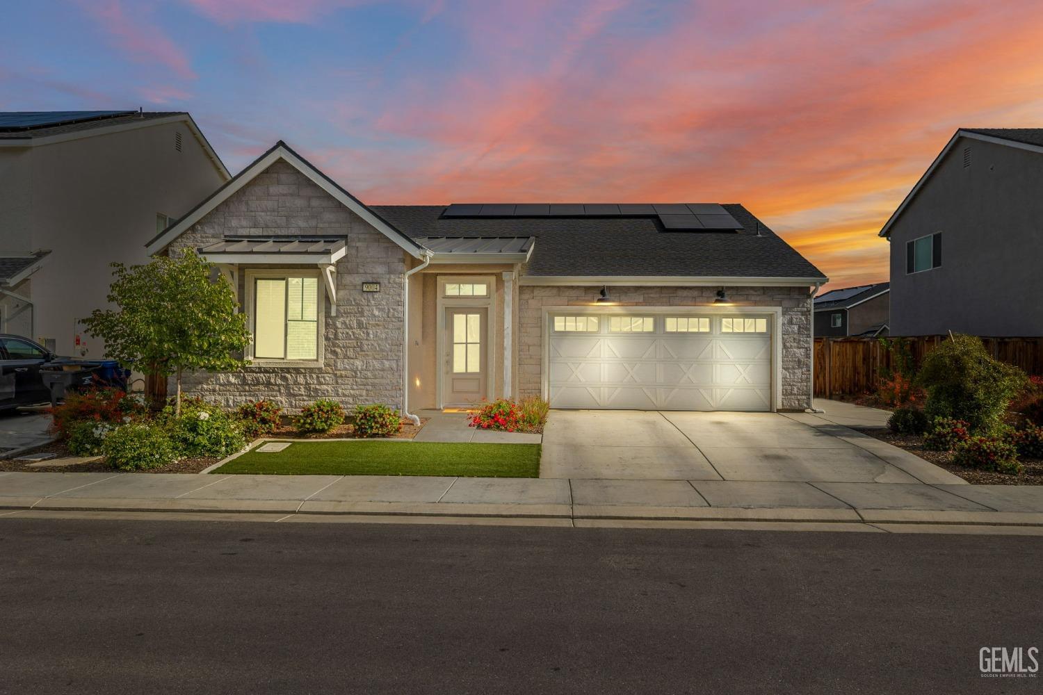 9004 Cloud Crest Way