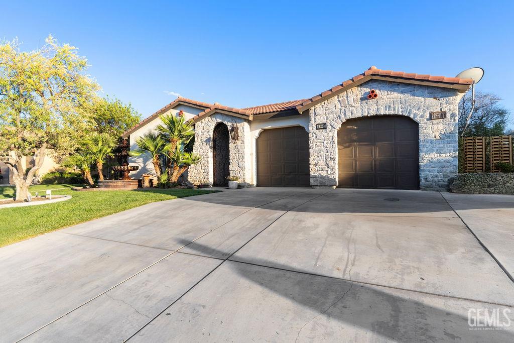 5801 Moonstone Peak Drive