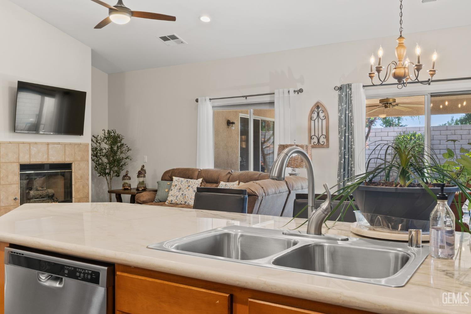 3010 Tea Rose Street