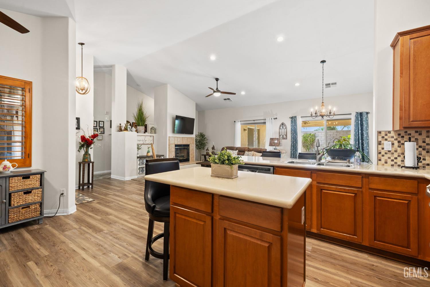 3010 Tea Rose Street