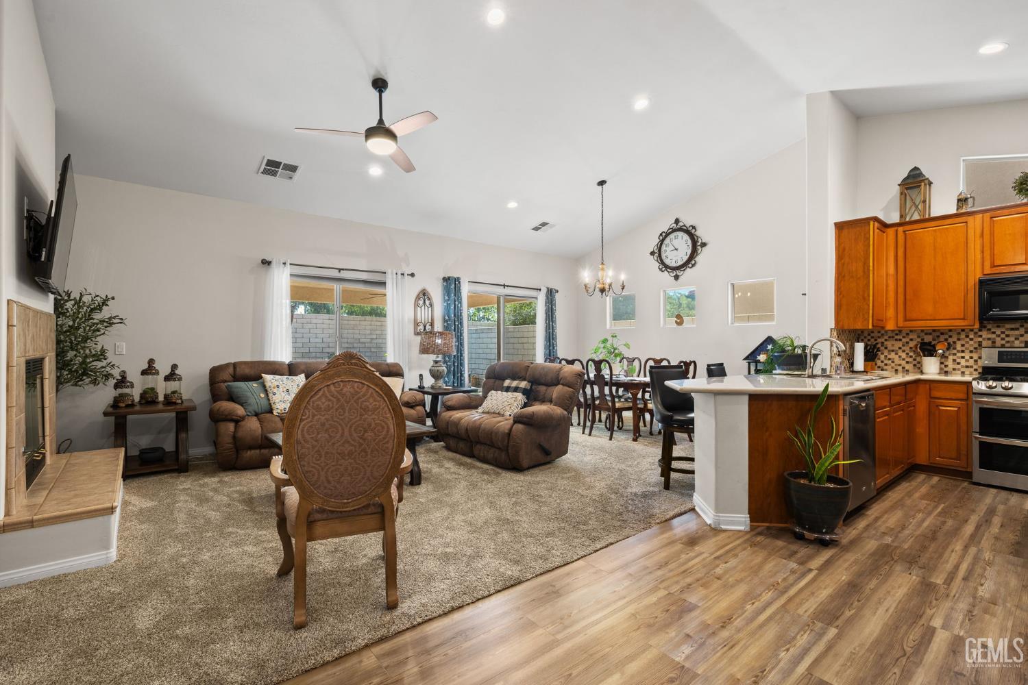 3010 Tea Rose Street