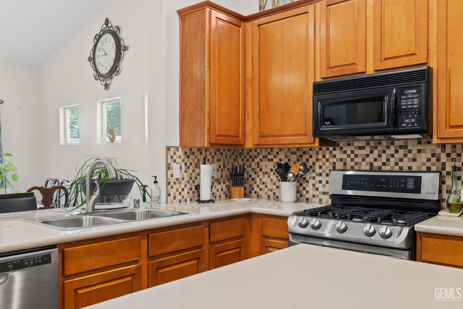 3010 Tea Rose Street