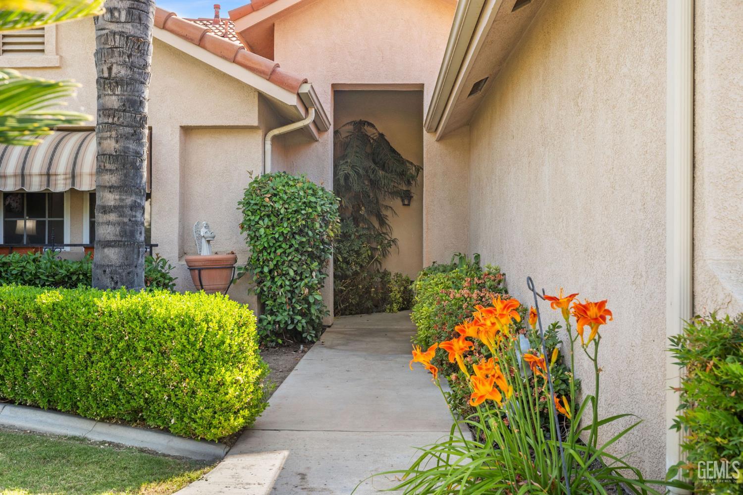 3010 Tea Rose Street