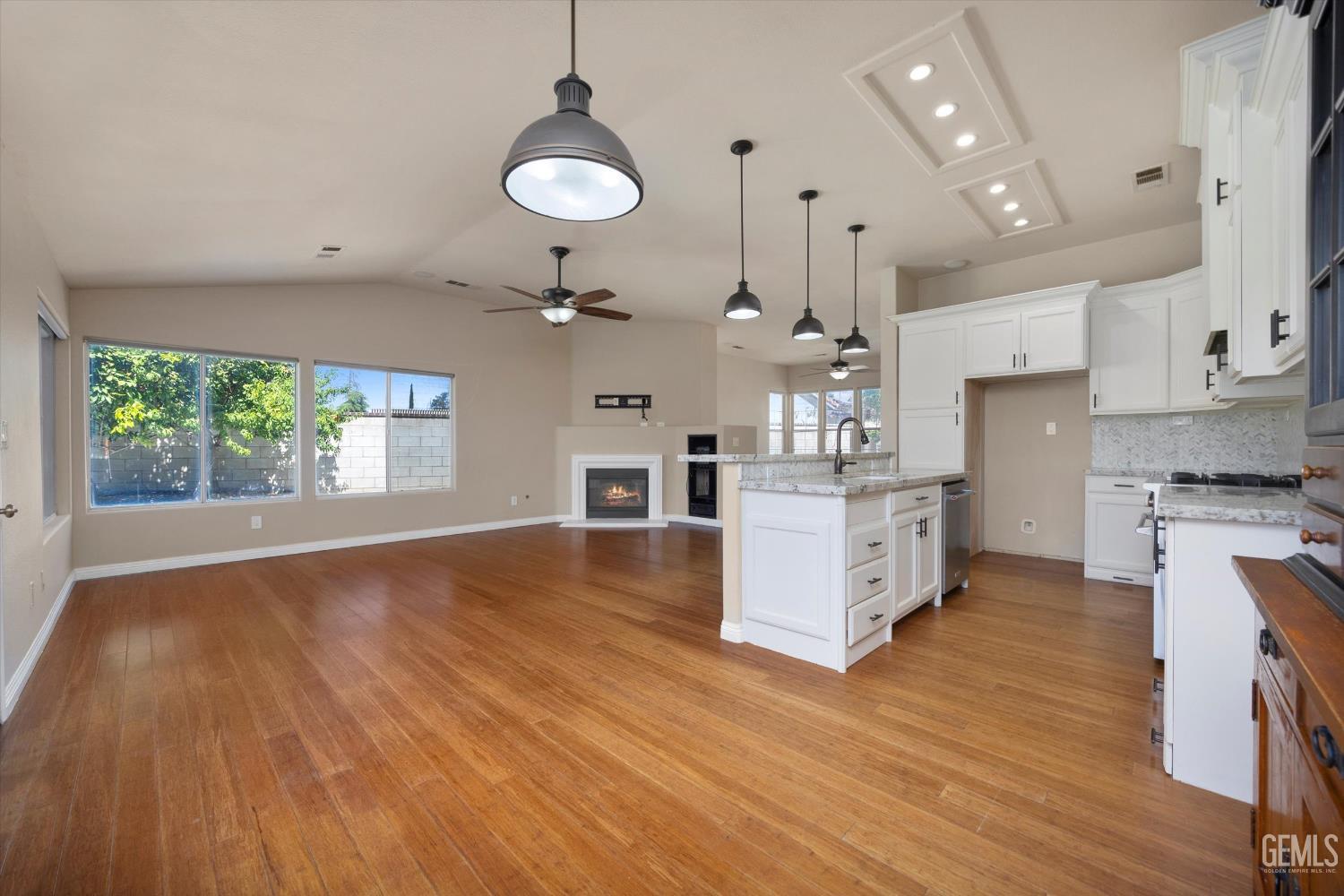 10318 Roehampton Avenue