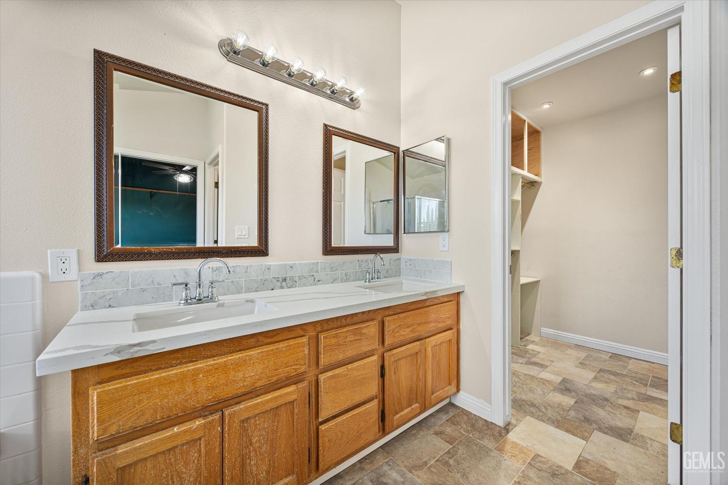 10318 Roehampton Avenue