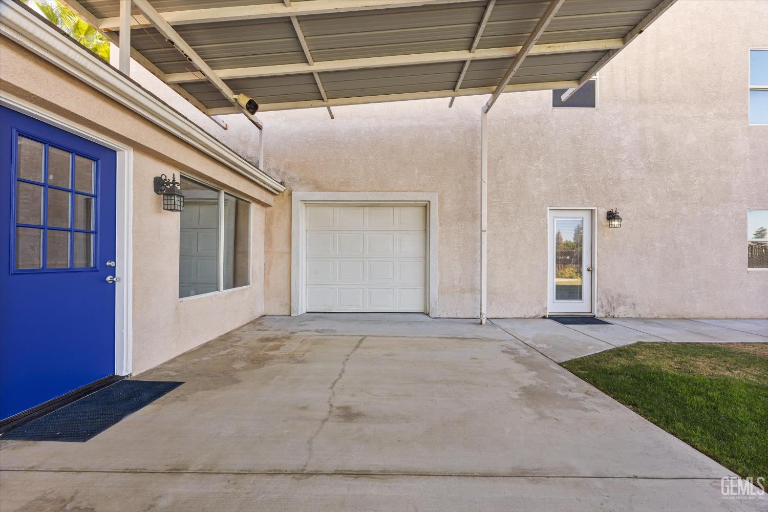 10318 Roehampton Avenue