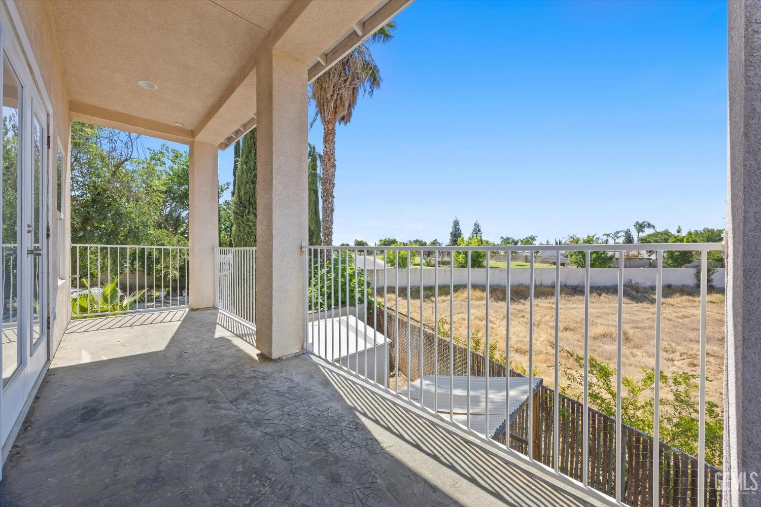 10318 Roehampton Avenue