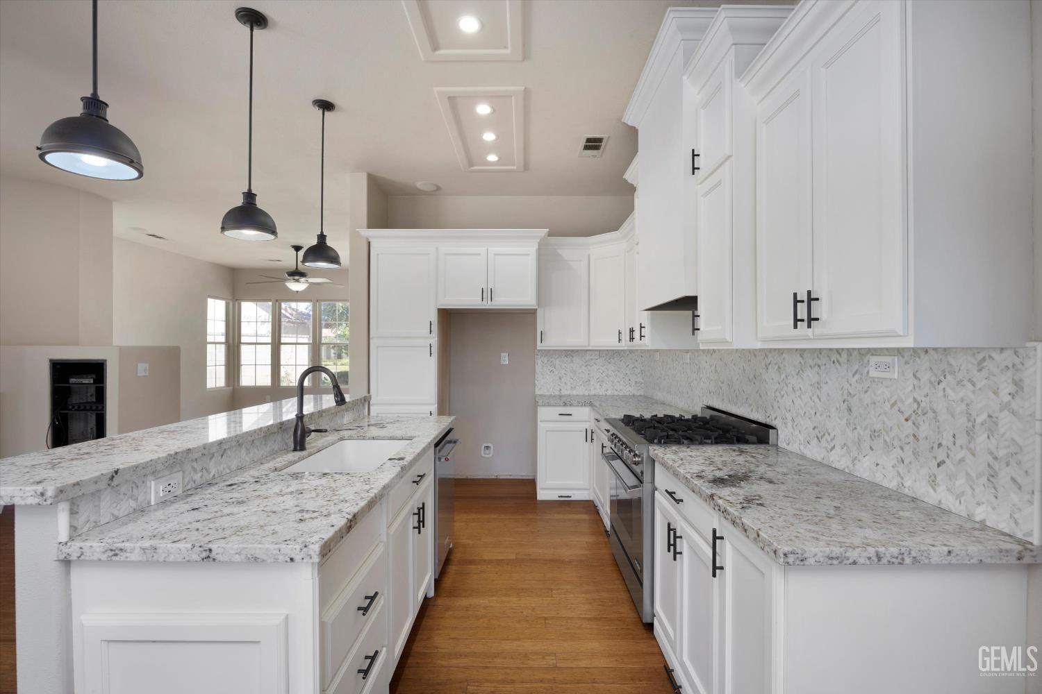 10318 Roehampton Avenue