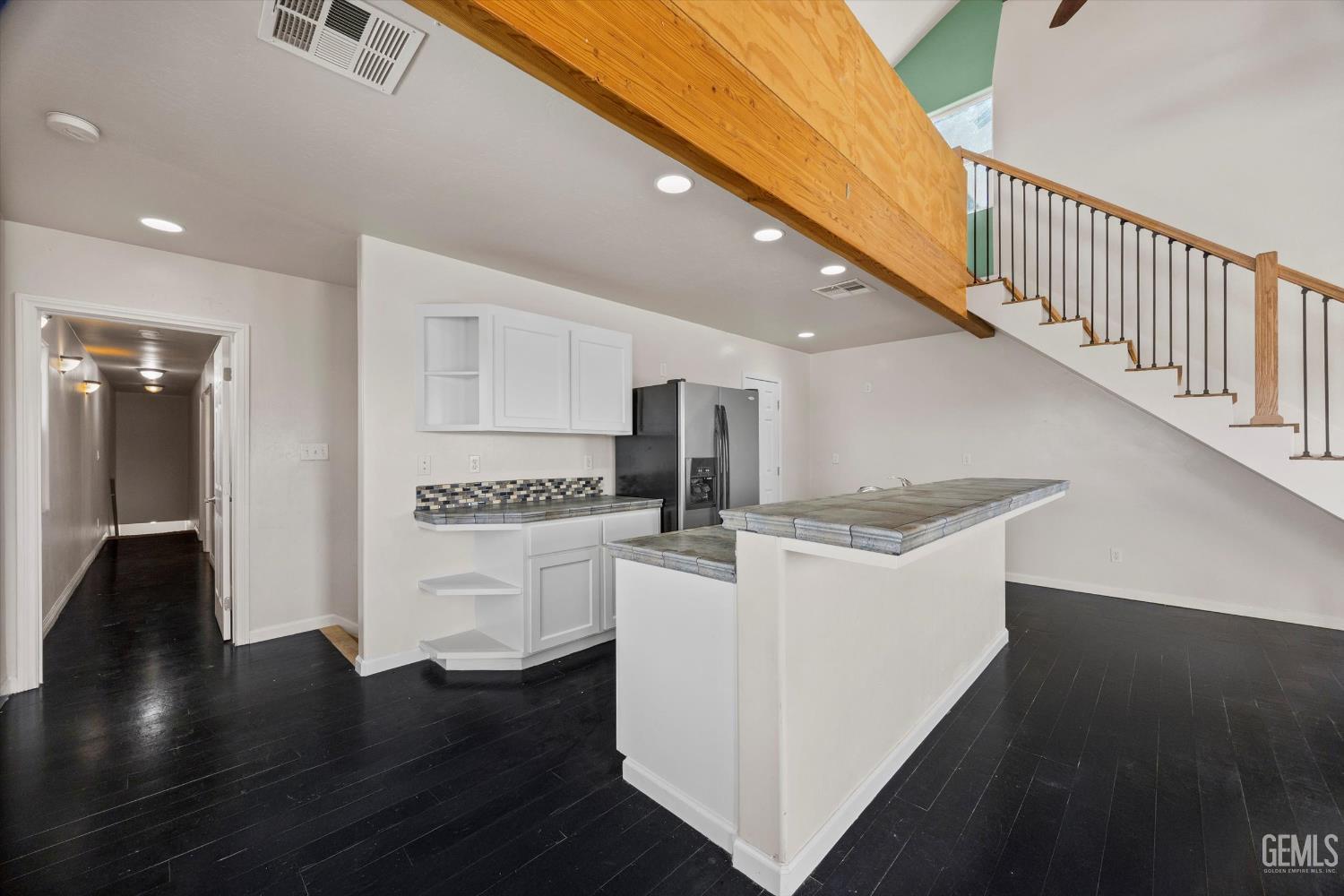 10318 Roehampton Avenue