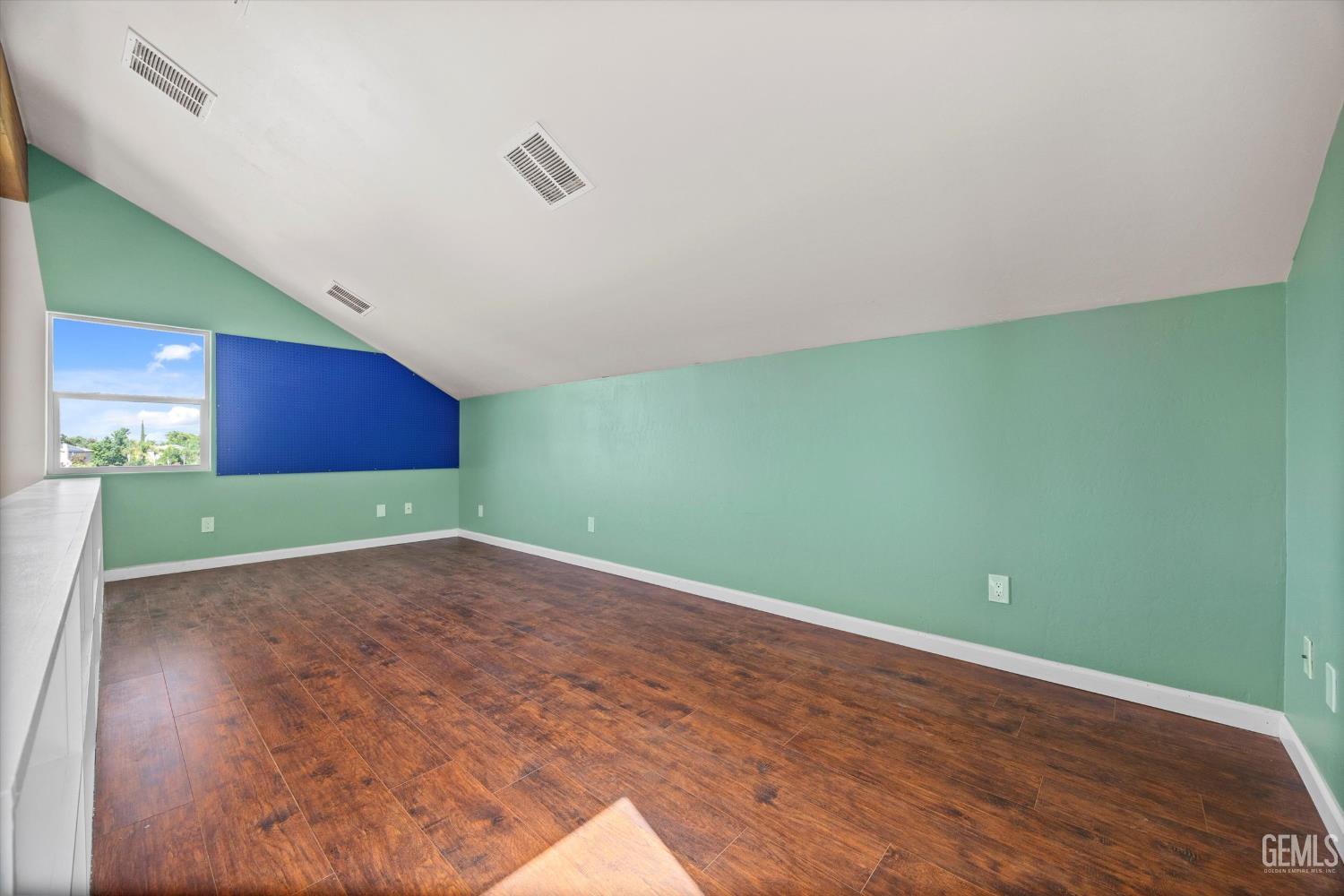 10318 Roehampton Avenue