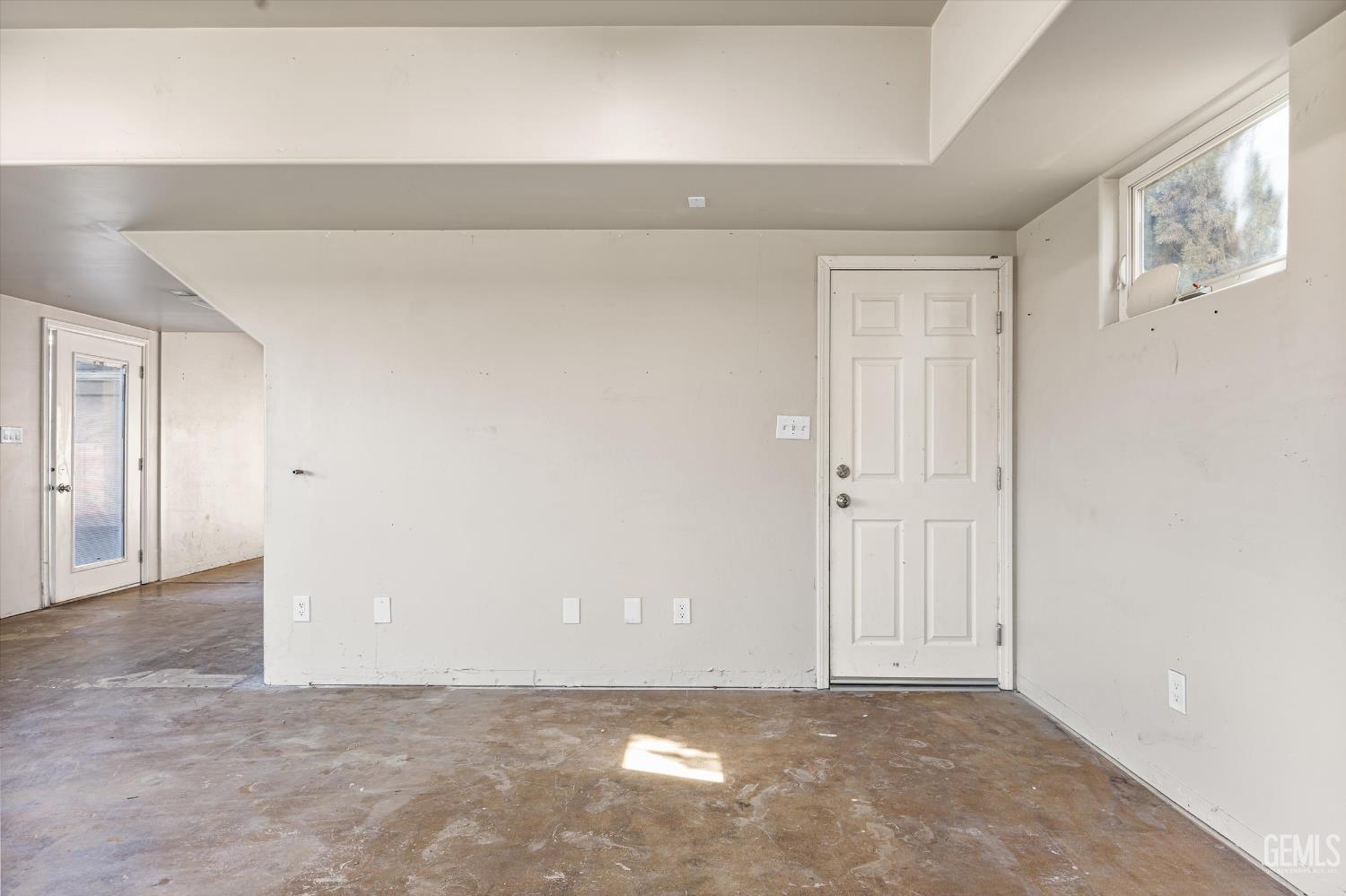 10318 Roehampton Avenue