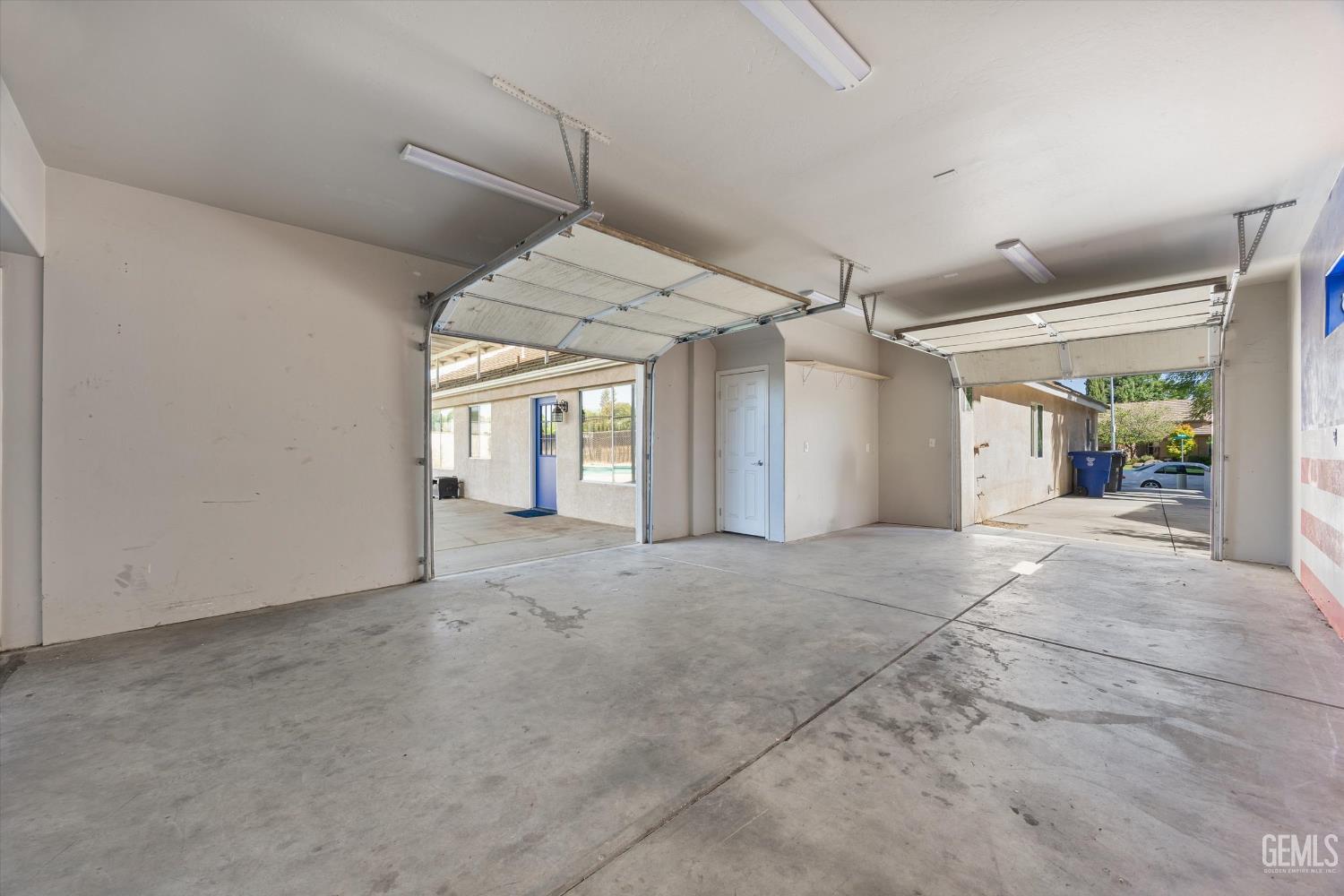 10318 Roehampton Avenue