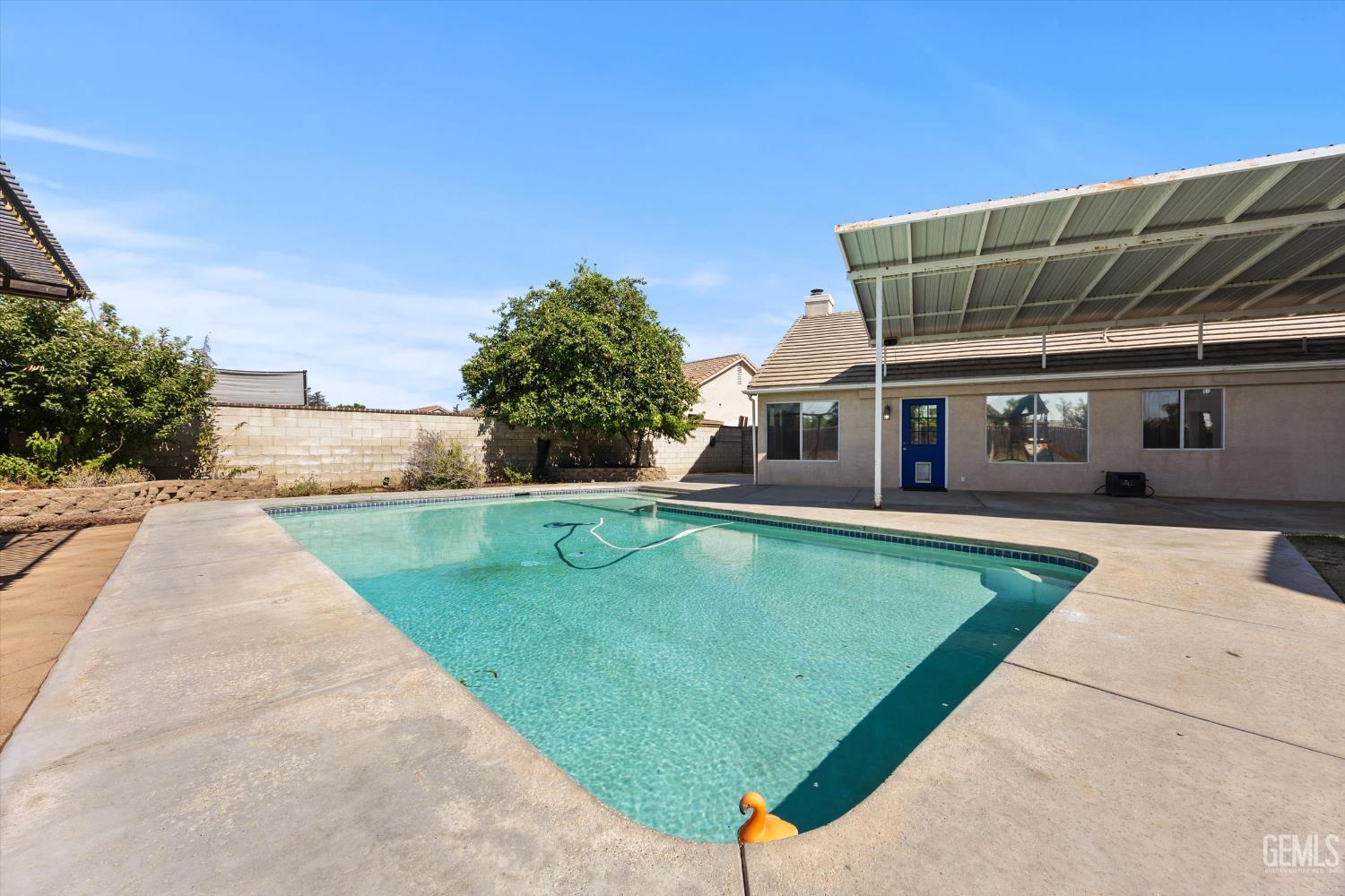 10318 Roehampton Avenue