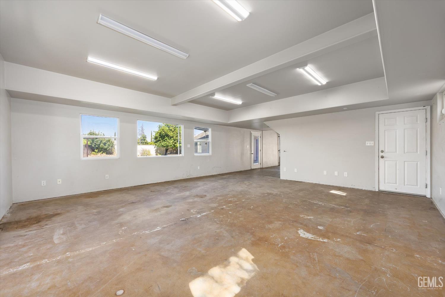 10318 Roehampton Avenue