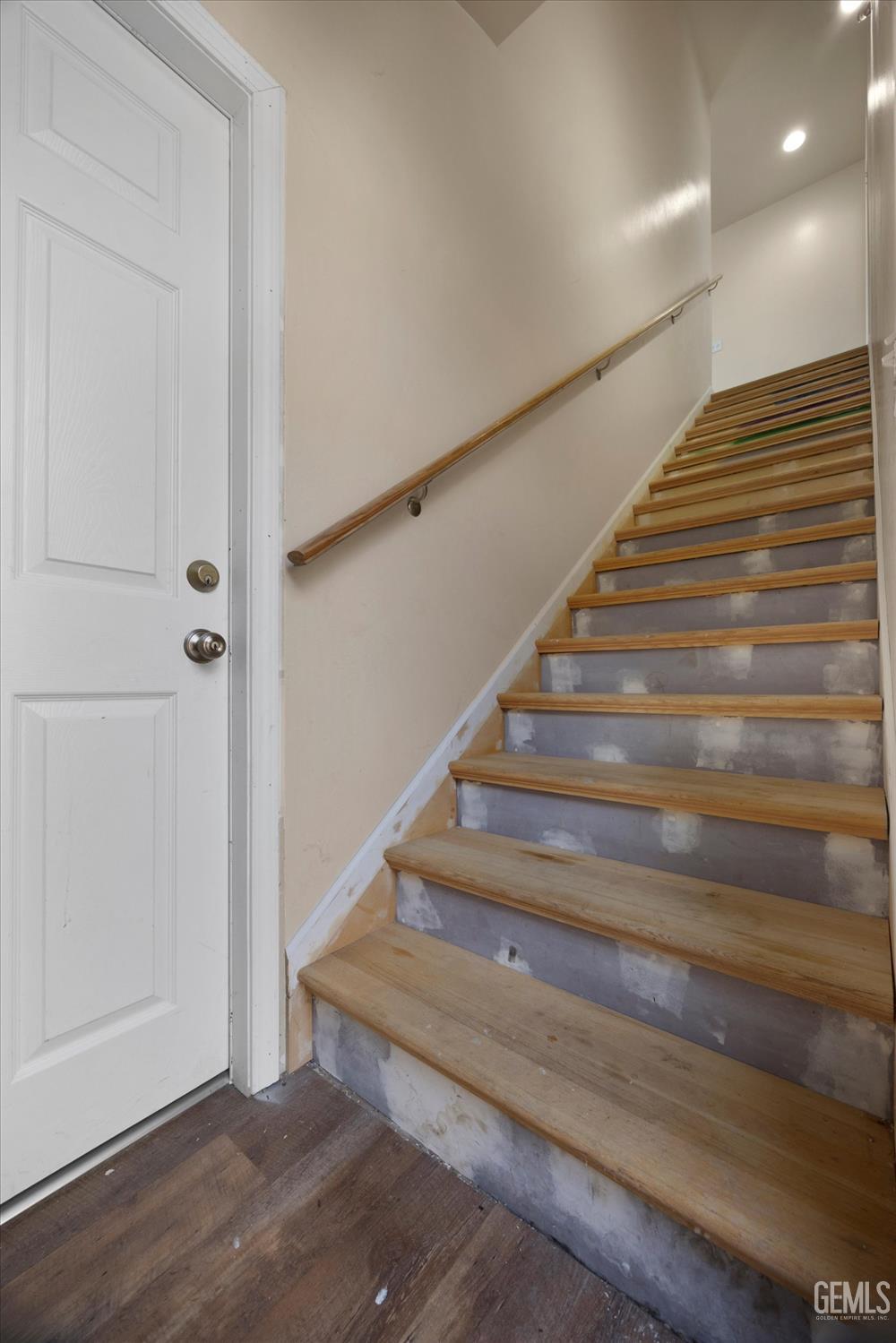 10318 Roehampton Avenue