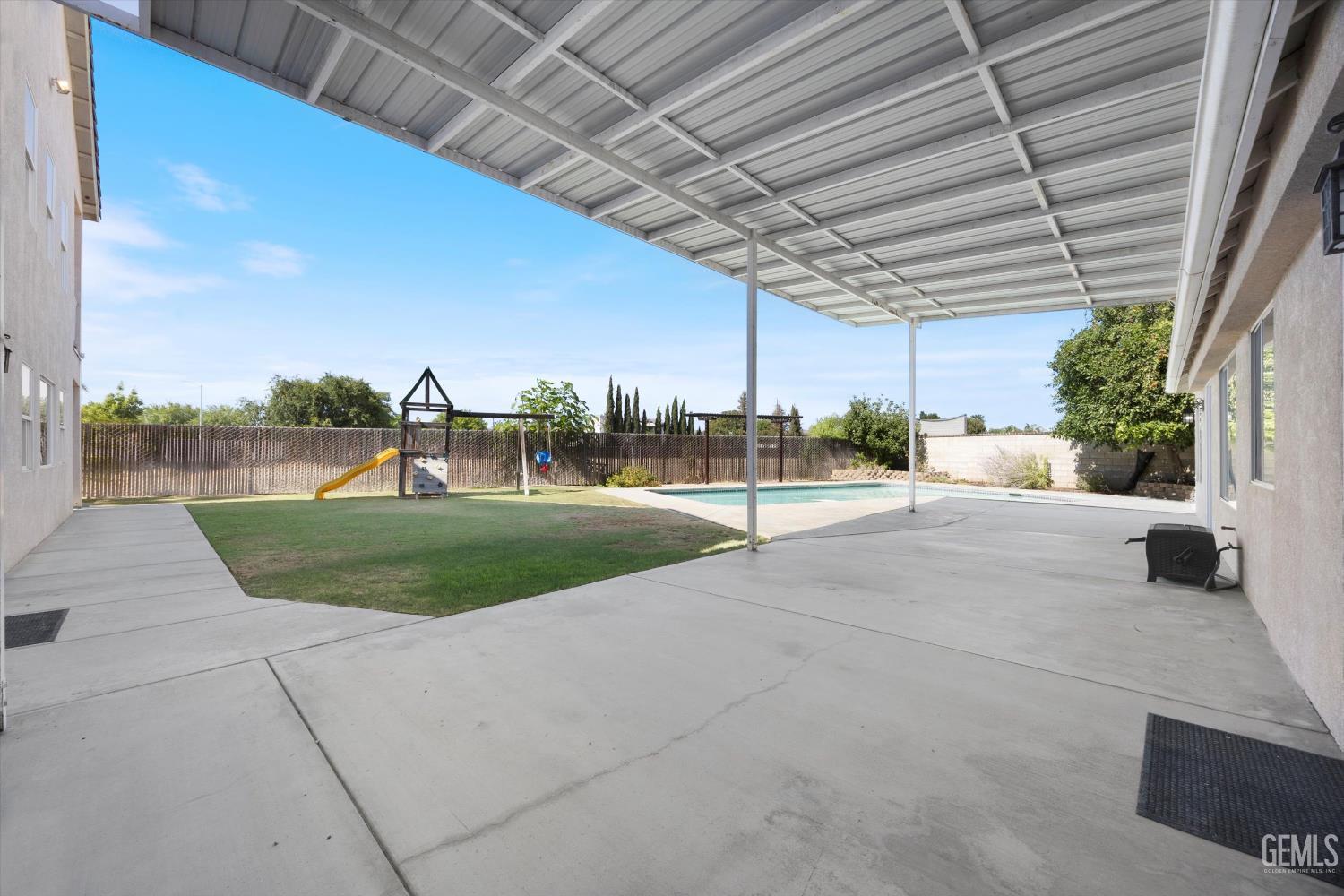 10318 Roehampton Avenue