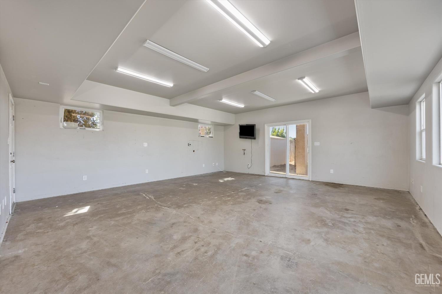 10318 Roehampton Avenue