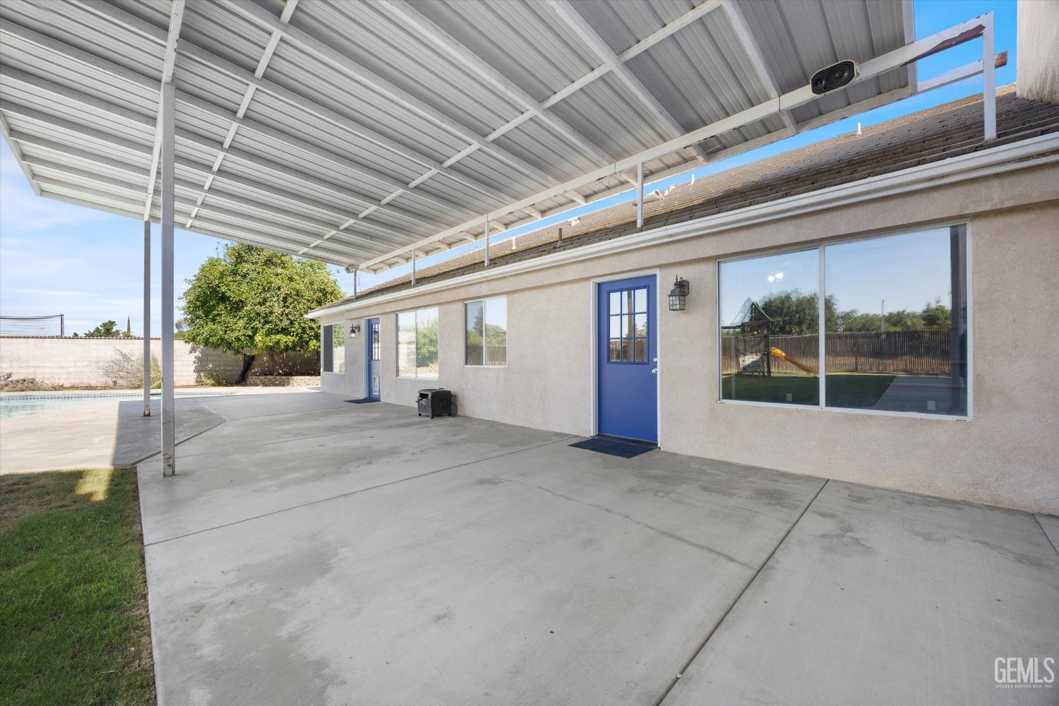 10318 Roehampton Avenue