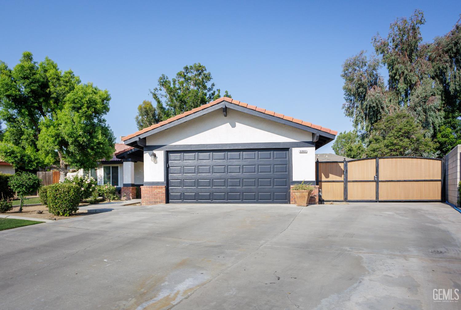 6900 Aztec Way